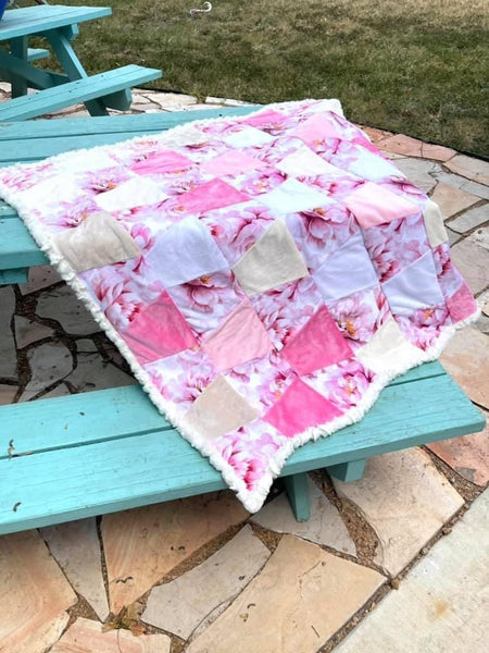 Patchwork Cuddle blanket in Pink and Cream